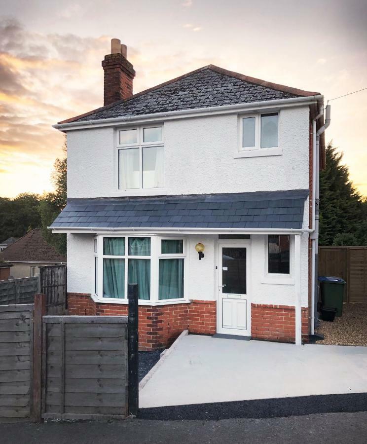 Charming Three Bed Home Near City Centre And Hospital Southampton Extérieur photo