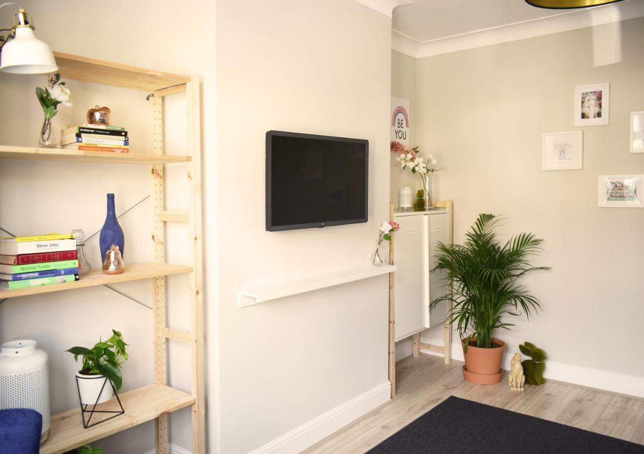 Charming Three Bed Home Near City Centre And Hospital Southampton Extérieur photo